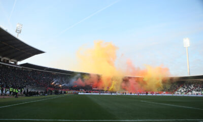 DELIJE navijaci fudbalera Crvene Zvezde na utakmici Mocart Superlige protiv Partizana na stadionu Rajko Mitic, Beograd 22.02.2025. godine Foto: Ivica Veselinov / MN PRESS FUDBAL, FOOTBALL, MOZZART SUPERLIGA, CRVENA ZVEZDA, RED STAR, NATIONAL CHAMPIONSHIP, PRVENSTVO SRBIJE, PARTIZAN, DERBI