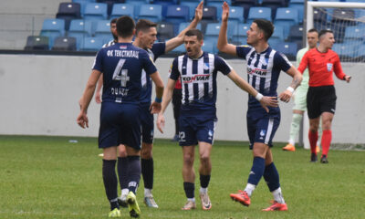 Fudbaleri Tekstilca proslavljaju gol na prvenstvenoj utakmici protiv Partizana na stadionu Lagator. Loznica, 02.03.2025. foto: MN Press photo / gp Fudbal, Tekstilac, Partizan