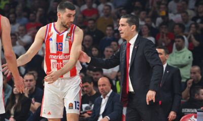 OGNJEN DOBRIC i IOANNIS SFAIROPOULOS Janis Sferopulos trener kosarkasa Crvene zvezde na utakmici Evrolige protiv Anadolu Efesa Istanbul u hali Beogradska arena, Beograd 04.04.2025. godine Foto: Marko Metlas Kosarka, Crvena zvezda, Evroliga, Anadolu Efes Istanbul