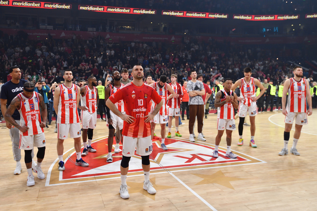 ISAIAH CANAAN Ajzeja Kejnan, OGNJEN DOBRIC, BRANKO LAZIC, YAGO DOS SANTOS Jago Dos Santos, FILIP PETRUSEV, ROKAS GIEDRAITIS tuga kosarkasa Crvene zvezde na utakmici Evrolige protiv Anadolu Efesa Istanbul u hali Beogradska arena, Beograd 04.04.2025. godine Foto: Marko Metlas Kosarka, Crvena zvezda, Evroliga, Anadolu Efes Istanbul