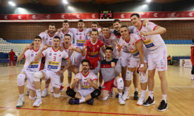 Odbojkasi Vojvodine, proslavljaju pobedu na utakmici polufinala plej ofa Prvenstva Srbije protiv Crvene zvezde, u hali Banjica. Beograd, 10.04.2025. foto: MN PRESS PHOTO / vm Odbojka, Vojvodina Novi Sad, Polufinale plej ofa, Prvenstvo Srbije, Crvena zvezda