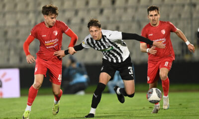 OGNJEN UGRESIC, fudbaler Partizana, na prvenstvenoj utakmici protiv Radnickog, i BOGDAN MIRCETIC, na stadionu JNA. Beograd, 27.04.2025. foto: Nebojsa Parausic Fudbal, Partizan, Radnicki 1923