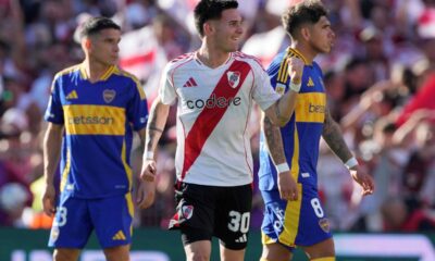Franco Mastantuono, center, of River Plate celebrates after scoring his team's first goal during a local tournament soccer match in Buenos Aires, Argentina, Sunday, April 27, 2025. (AP Photo/Gustavo Garello)