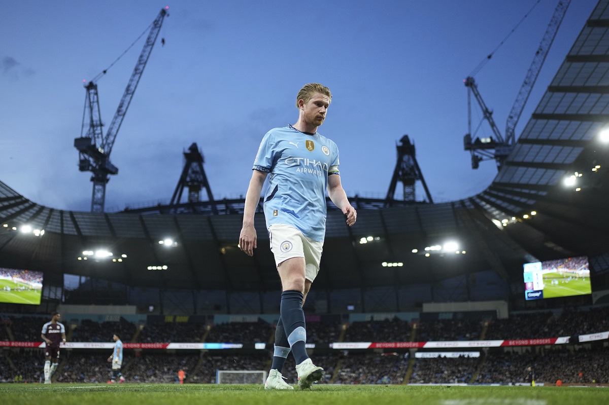 Manchester City's Kevin De Bruyne during the English Premier League soccer match between Manchester City and Aston Villa at Etihad stadium in Manchester, England, Tuesday, April 22, 2025. (AP Photo/Jon Super)