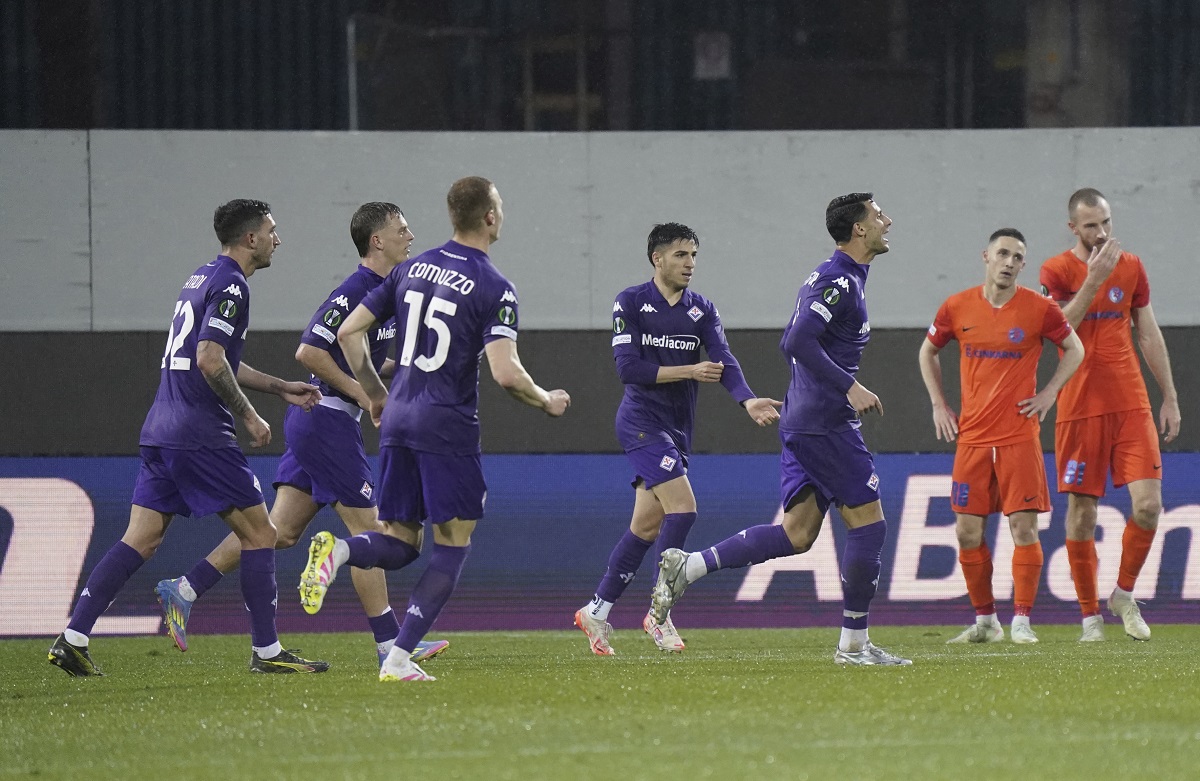 Fiorentina's Rolando Mandragora celebrates after scoring during the Europa Conference League soccer match between Fiorentina and NK Celje at the Artemio Franchi stadium in Florence, Italy, Thursday, April 17, 2025. (Marco Bucco/LaPresse via AP)