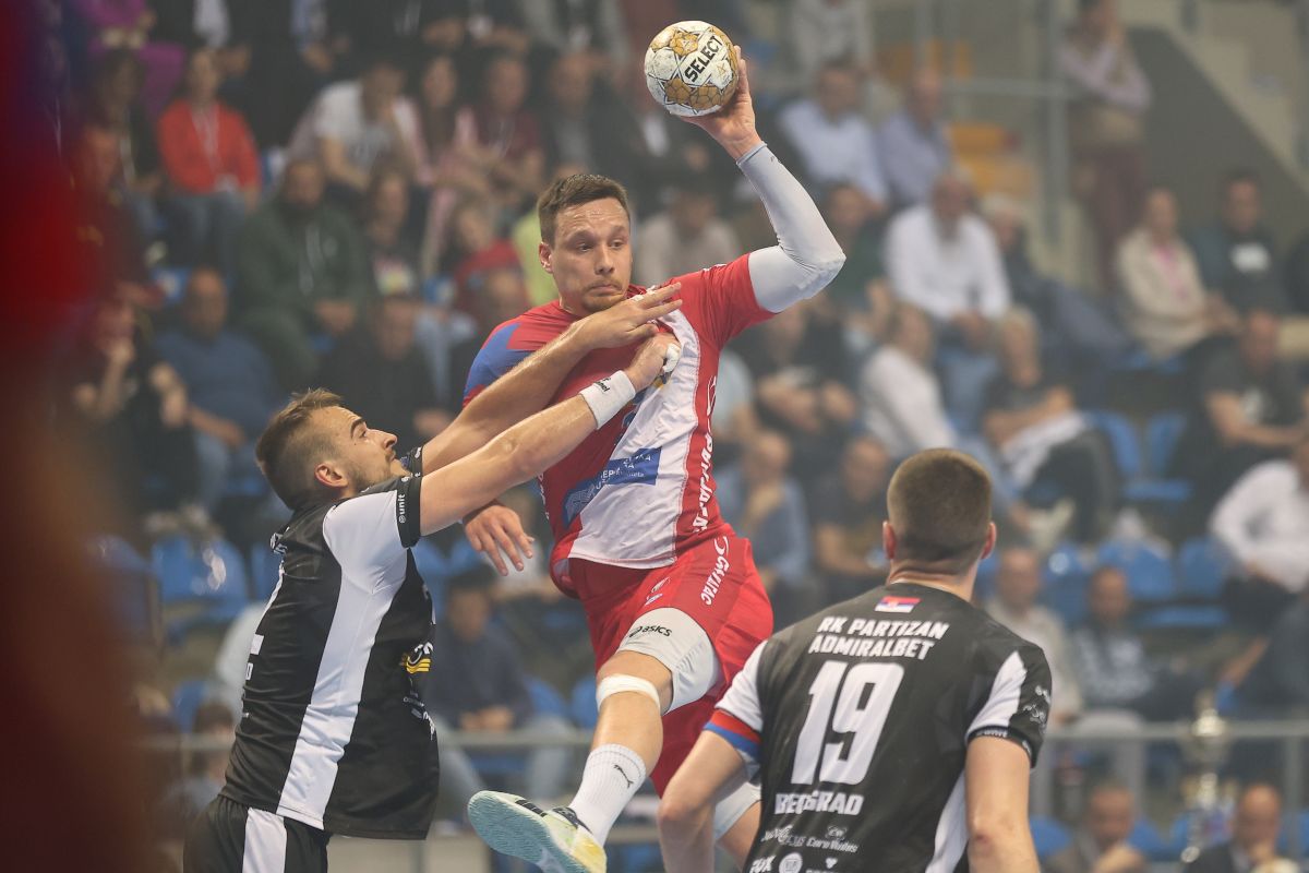 rukometas Vojvodine na utakmici finala Kupa Srbije protiv Partizana u SC Ibar, Kraljevo 26.04.2025. godine Foto: Ivica Veselinov / MN PRESS RUKOMET, HANDBALL, KUP SRBIJE, NATIONAL CUP, VOJVODINA, PARTIZAN