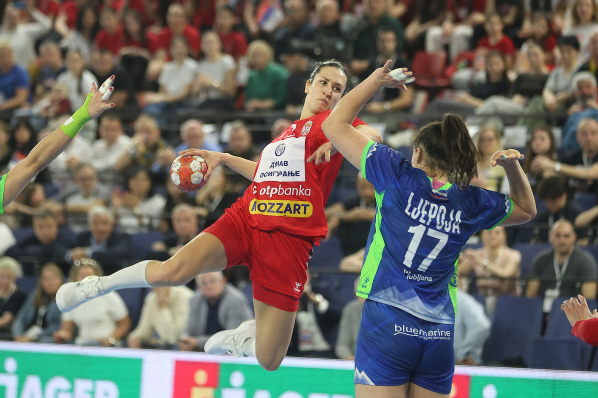 Rukometasica Srbije na utakmici EHF kvalifikacija za Evropsko Prvenstvo protiv Slovenije u SC Bobana Momcilovic Velickovic, Bor 13.04.2025. godine Foto: Ivica Veselinov / MN PRESS RUKOMET, HANDBALL, SRBIJA, SLOVENIJA, SLOVENIA, EHF