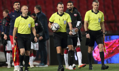 DAVOR BELJO pomocni sudija, IRFAN PELJTO sudija, DAMIR LAZIC pomocni sudija iz Bosne i Hercegovine fudbaleri reprezentacije Srbije na prijateljskoj utakmici kvalifikacija za FIFA Svetsko prvenstvo protiv Katara na stadionu Rajka Mitica, Beograd 11.11.2021. godine Foto: Marko Metlas Fudbal, Reprezentacija, Srbija, Katar, Prijateljska utakmica, Kvalifikacije za Svetsko prvenstvo