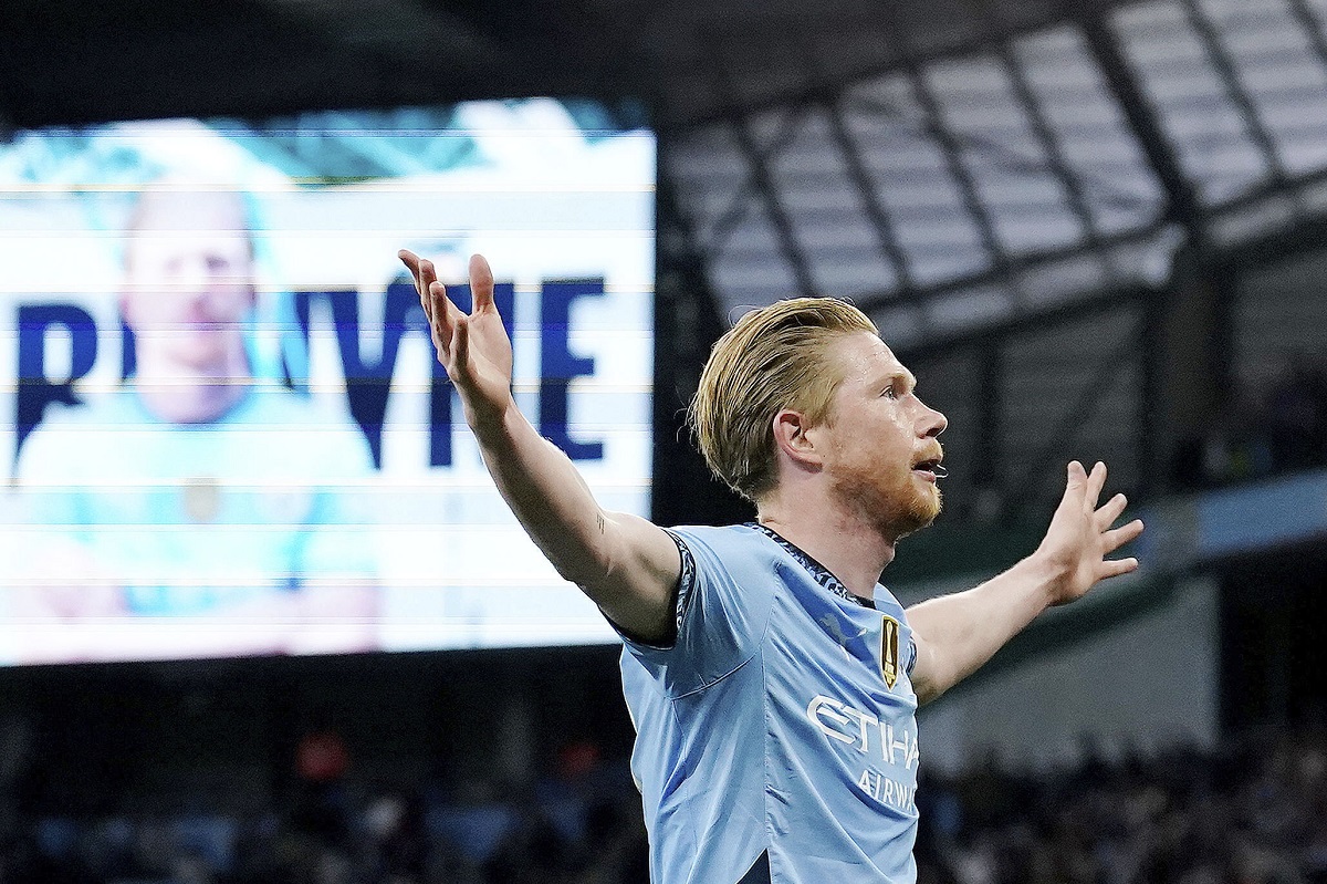 Manchester City's Kevin De Bruyne celebrates scoring during the English Premier League soccer match between Manchester City and Wolverhampton Wanderers at Etihad Stadium, Manchester, England, Friday May 2, 2025. (Martin Rickett/PA via AP)