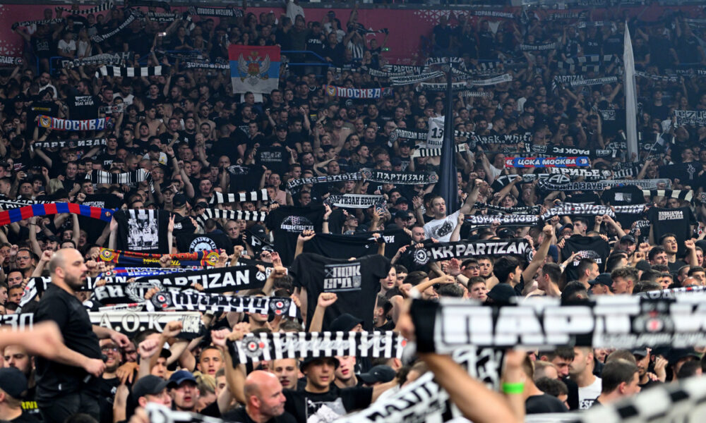 GROBARI navijaci kosarkasa Partizana na utakmici finala Jadranske ABA lige protiv Buducnosti Podgorica u hali Beogradska arena, Beograd 12.06.2025. godine Foto: Marko Metlas Kosarka, Partizan, Jadranska ABA liga, Buducnost Podgorica
