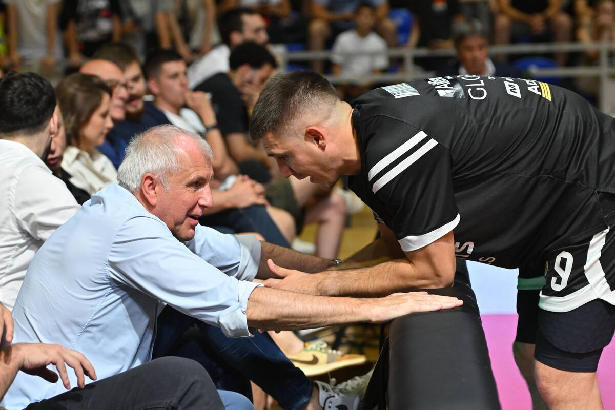 Trener Partizana na utakmici Prvenstva Srbije protiv FMP Zeleznika u hali Aleksandar Nikolic Pionir, Beograd 19.06.2025. godine Foto: Marko Metlas Kosarka, Partizan, Prvenstvo Srbije, FMP Zeleznik, Kosarkaska liga Srbije, KLS