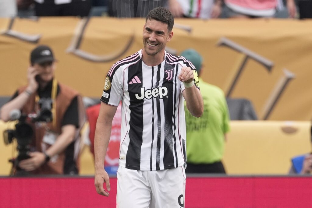Juventus' Dusan Vlahovic reacts after scoring from a penalty kick during the Club World Cup Group G soccer match between Juventus and Wydad AC in Philadelphia, Sunday, June 22, 2025. (AP Photo/Chris Szagola)