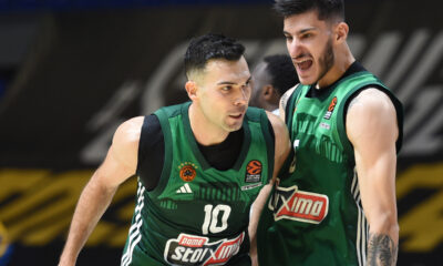 KOSTAS SLOUKAS Kostas Slukas, i PANAGIOTIS KALAITZAKIS Panajotis Kalaicakis, kosarkasi Panatinaikosa, proslavljaju pobedu na utakmici plejofa Evrolige, protiv Makabija, u hali Aleksandar Nikolic. Beograd, 02.05.2024. photo: Nebojsa Parausic Kosarka, Euroleague, Makabi, Panatinaikos, Radost