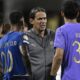 Al-Hilal manager Simone Inzaghi talks to his players during the Club World Cup round of 16 soccer match between Manchester City and Al Hilal in Orlando, Fla., Monday, June 30, 2025. (AP Photo/Phelan Ebenhack)