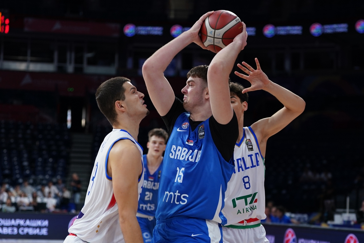 kosarkas U18 reprezentacije Srbije na utakmici FIBA Evropskog prvenstva 2025 protiv Italije u hali Beogradska arena, Beograd 31.07.2025. godine Foto: MN PRESS Kosarka, Srbija U18, Evropsko prvenstvo 2025, Italija U18