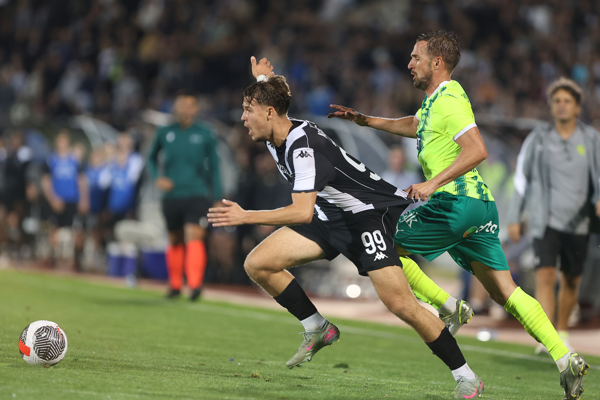 BOGDAN KOSTIC fudbaler Partizana na utakmici kvallifikacija za UEFA Ligu Evrope protiv AEK-a na stadionu Partizana, Beograd 17.07.2025. godine Foto: Ivica Veselinov / MN PRESS FUDBAL, FOOTBALL, UEFA EUROPA LEAGUE, LIGA EVROPE, PARTIZAN, AEK LARNAKA, AEK LARNACA