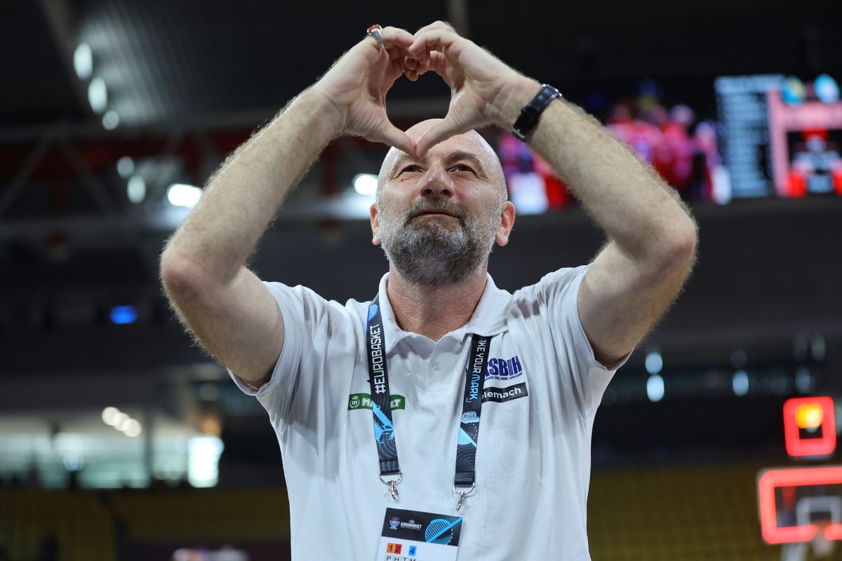 Bosnia's Amar Alibegovic celebrates the win of his team after the Eurobasket, European Basketball Championship Group C match between Bosnia and Georgia at Spyros Kyprianou Arena, in Limassol, Cyprus, Thursday, Sept. 4, 2025. (AP Photo/Sakis Savvides)