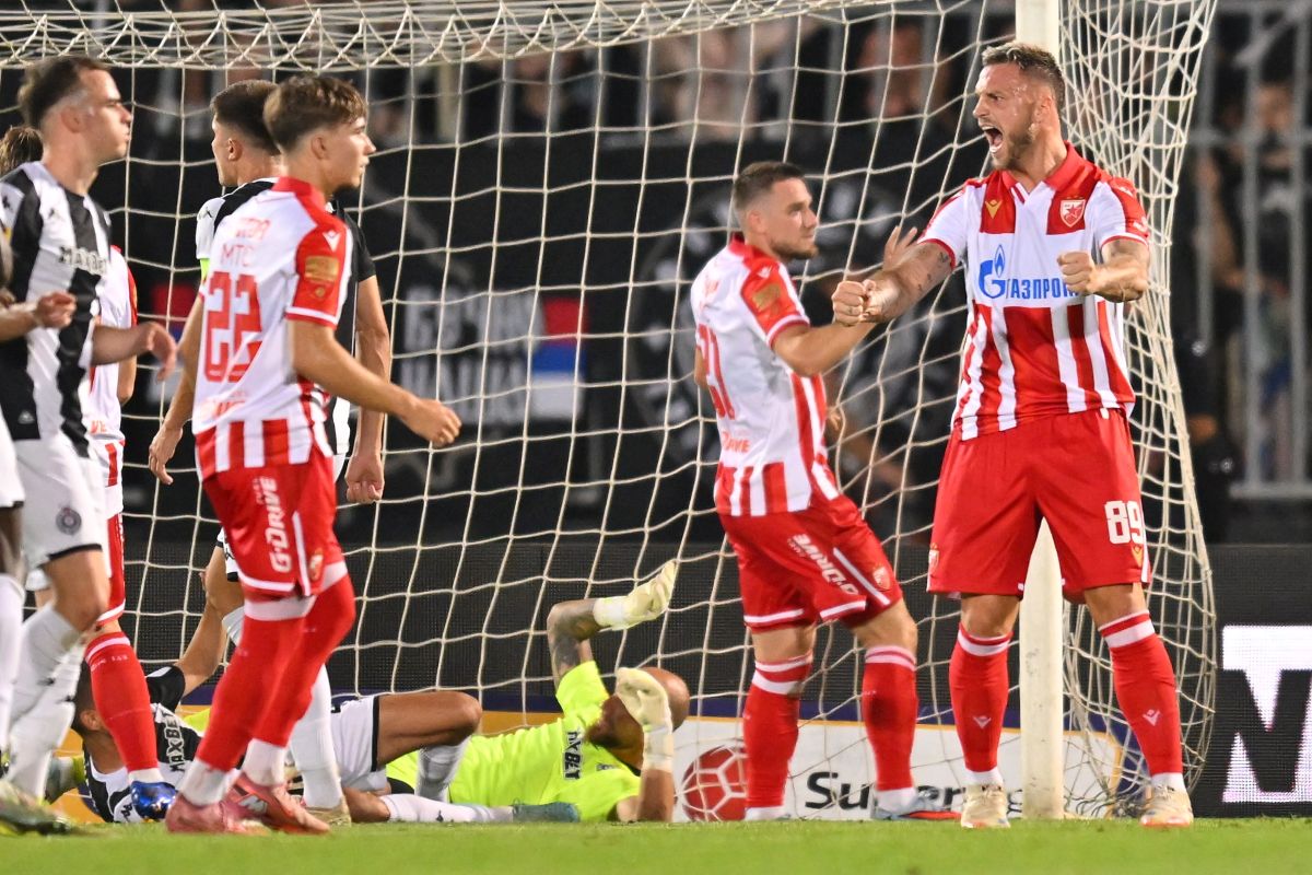 fudbaler Crvene zvezde na utakmici Superlige Prvenstva Srbije protiv Partizana na stadionu Partizana, Beograd, 20.09.2025. godine Foto: Marko Metlas Fudbal, Crvena zvezda, Superliga Prvenstvo Srbije, Partizan