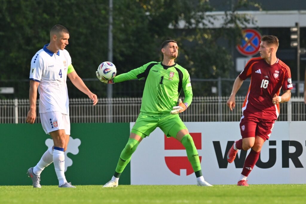 fudbaler reprezentacije Srbije na utakmici kvalifikacija za FIFA Svetsko prvenstvo protiv Letonije na stadionu Daugava, Riga 06.09.2025. godine Foto: Marko Metlas Fudbal, Reprezentacija, Srbija, Letonija, Kvalifikacije za Svetsko prvenstvo