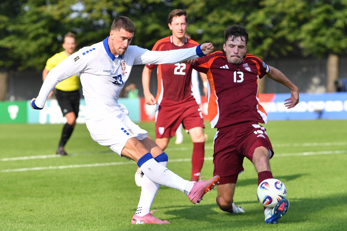 fudbaler reprezentacije Srbije na utakmici kvalifikacija za FIFA Svetsko prvenstvo protiv Letonije na stadionu Daugava, Riga 06.09.2025. godine Foto: Marko Metlas Fudbal, Reprezentacija, Srbija, Letonija, Kvalifikacije za Svetsko prvenstvo
