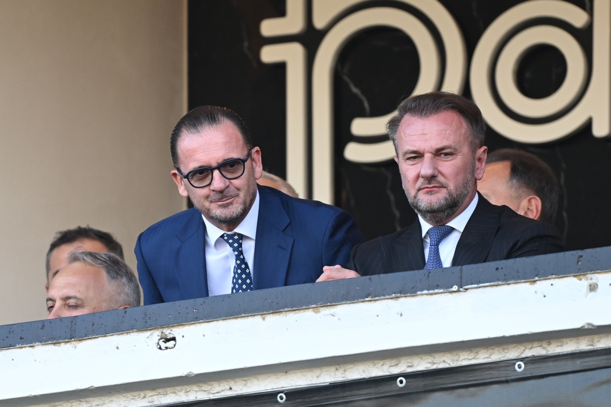 PREDRAG MIJATOVIC potpredsednik fudbalera Partizana na utakmici Superlige Prvenstva Srbije protiv Cukarickog na stadionu Partizana, Beograd 26.10.2024. godine Foto: Marko MetlasFudbal, Partizan, Superliga Prvenstvo Srbije, Cukaricki