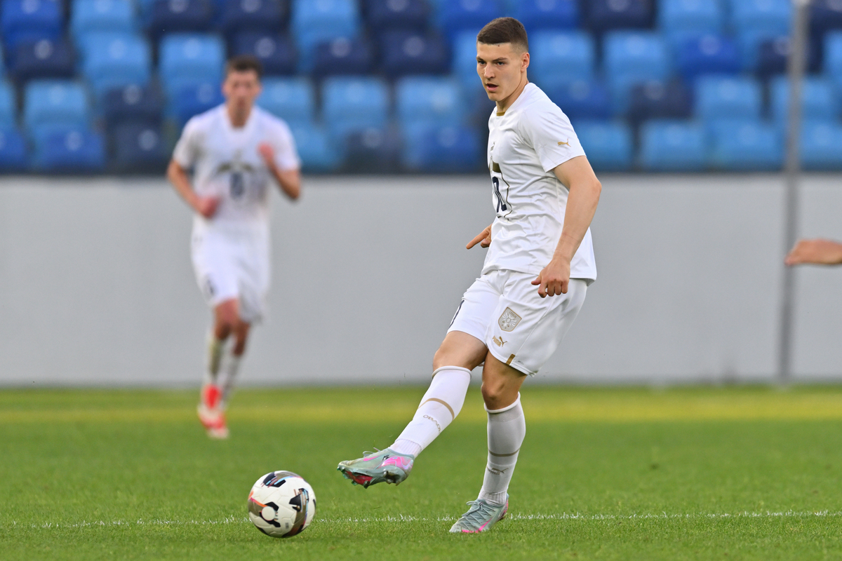MILOS LUKOVIC fudbaler reprezentacije Srbije U21 na prijateljskoj utakmici protiv Grcke U21 na stadionu Lagator, Loznica 04.06.2025 Foto: Marko Metlas Fudbal, Srbija U21, Grcka U21, Prijateljska utakmica