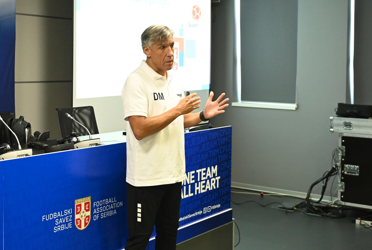 DOMENICO MESSINA Domeniko Mesina, predsednik sudijske komisije FSS, na sastanku sa predstavnicima klubova u SC FSS. Stara Pazova, 14.07.2025. foto: Nebojsa Parausic Fudbal, Srbija