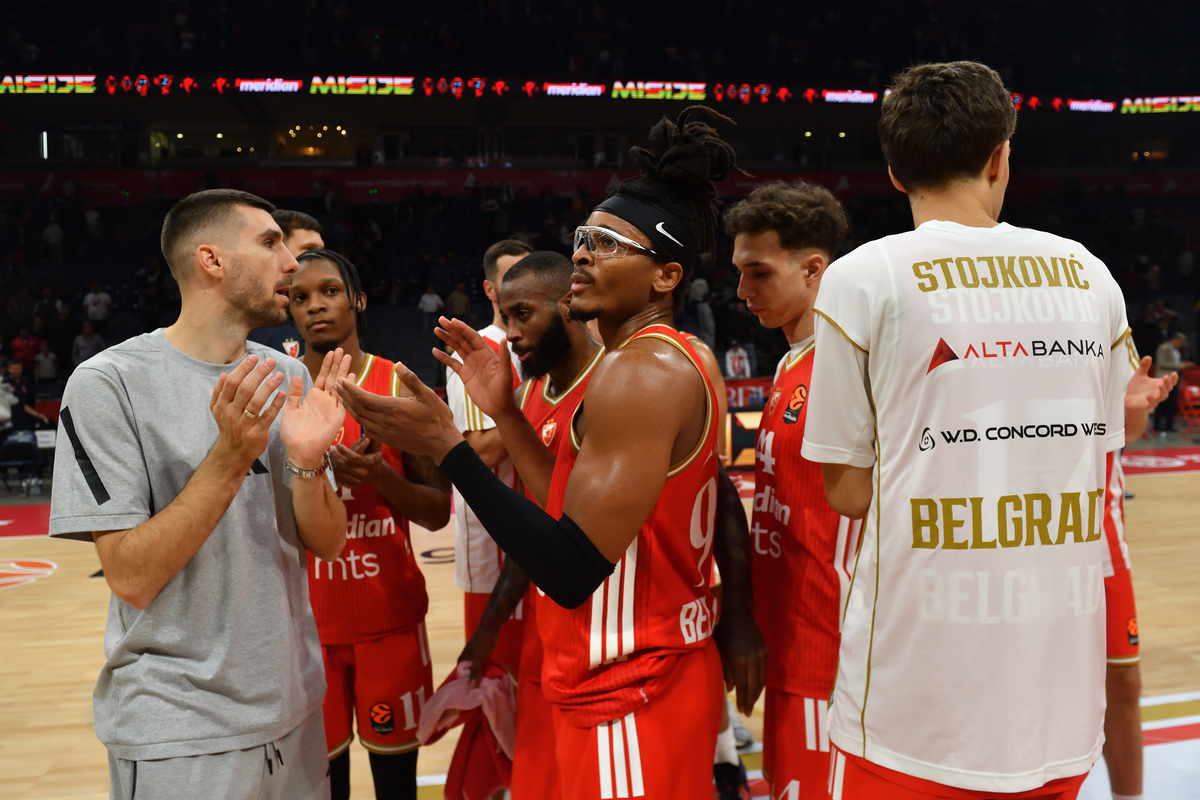 OGNJEN DOBRIC, CHIMA MONEKE Cima Moneke TUGA kosarkasa Crvene zvezde na utakmici Evrolige protiv Armani Olimpija Milano u hali Beogradska arena, Beograd 30.09.2025. godine Foto: Marko Metlas Kosarka, Crvena zvezda, Evroliga, Armani Olimpija Milano