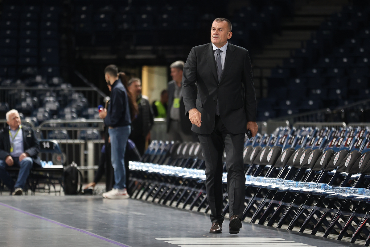 ZORAN SAVIC sportski direktor kosarkasa Partizana na utakmici Evrolige protiv Armanija u hali Beogradska Arena, Beograd 02.10.2025. godine Foto: Ivica Veselinov / MN PRESS KOSARKA, BASKETBALL, EVROLIGA, EUROLEAGUE, PARTIZAN, ARMANI MILANO