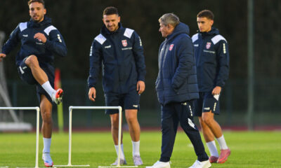 STRAHINJA ERAKOVIC, MILOS VELJKOVIC, DRAGAN STOJKOVIC PIKSI selektor i trener, STEFAN MITROVIC fudbaleri reprezentacije Srbije trening u sportskom centru FSS, Stara Pazova 06.10.2025. godine Foto: Marko Metlas Fudbal, Srbija, Trening