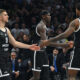 VANJA MARINKOVIC , ISAAC BONGA Ajzak Bonga, TYRIQUE JONES Tajrik Dzons kosarkasi Partizana na utakmici Evrolige protiv Pariza u hali Beogradska arena, Beograd 24.10.2025. godine Foto: Marko Metlas Kosarka, Partizan, Evroliga, Pariz