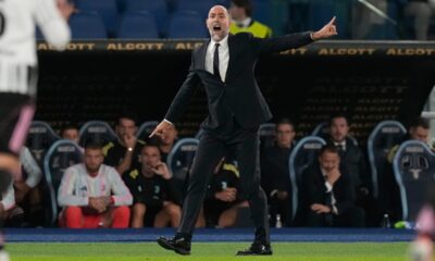 Juventus' head coach Igor Tudor gioves instructions during the Italian Serie A soccer match between Lazio and Juventus in Rome, Sunday, Oct. 26, 2025. (AP Photo/Gregorio Borgia)