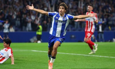 Porto's Rodrigo Mora celebrates after scoring his side's second goal during the Europa League opening phase soccer match between FC Porto and Red Star Belgrade at the Dragao stadium in Porto, Portugal, Thursday, Oct. 2, 2025. (AP Photo/Luis Vieira)