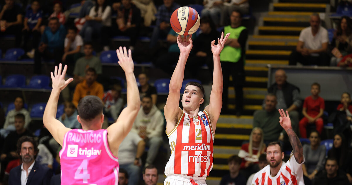 kosarkas Crvene Zvezde na utakmici ABA lige protiv Mega Superbet u hali Beogradska Arena, Beograd 20.10.2025. godine Foto: Ivica Veselinov / MN PRESS KOSARKA, BASKETBALL, ABA LIGA, ABA LEAGUE, CRVENA ZVEZDA, MEGA SUPERBET, JADRANSKA LIGA, ADRIATIC LEAGUE