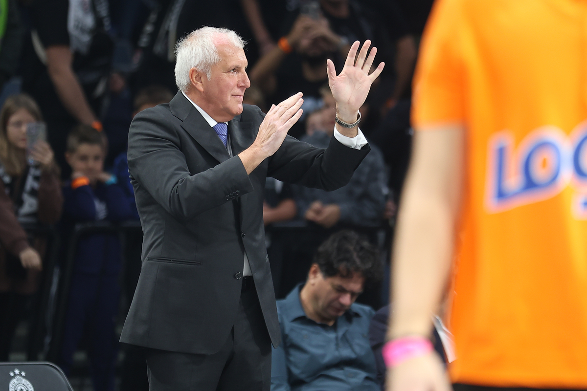 Trener Partizana na utakmici Evrolige protiv Armanija u hali Beogradska Arena, Beograd 02.10.2025. godine Foto: Ivica Veselinov / MN PRESS KOSARKA, BASKETBALL, EVROLIGA, EUROLEAGUE, PARTIZAN, ARMANI MILANO