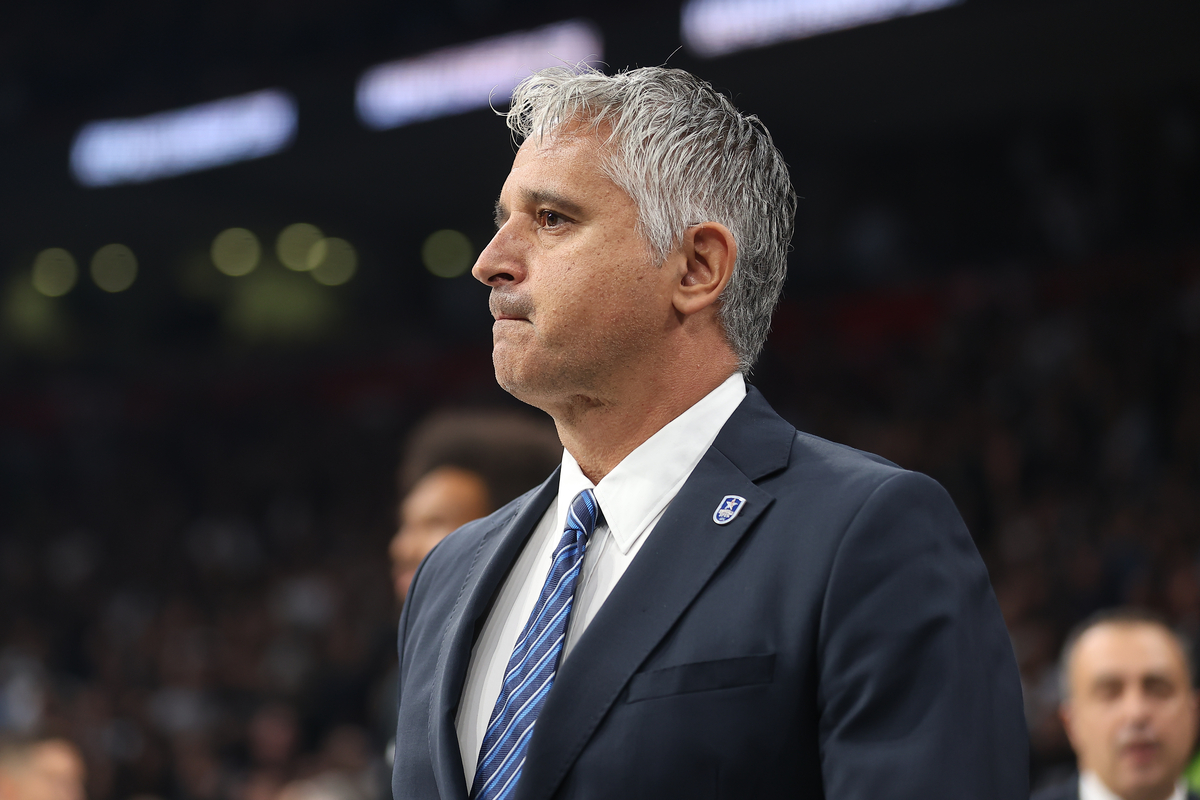 Trener Efesa na utakmici Evrolige protiv Partizana u hali Beogradska Arena, Beograd 09.10.2025. godine Foto: Ivica Veselinov / MN PRESS KOSARKA, BASKETBALL, EVROLIGA, EUROLEAGUE, PARTIZAN, EFES