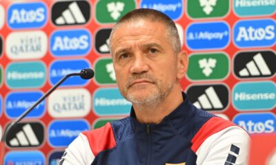 Vršilac dužnosti selektora reprezentacije Srbije na pres konferenciji pred utakmici kvalifikacija za FIFA Svetsko prvenstvo protiv Andore na stadionu Nou estadi dEnkamp, Andora 13.10.2025. godine Foto: Marko Metlas Fudbal, Reprezentacija, Srbija, Andora, Kvalifikacije za Svetsko prvenstvo