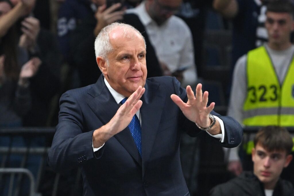 Trener Partizana na utakmici Evrolige protiv Pariza u hali Beogradska arena, Beograd 24.10.2025. godine Foto: Marko Metlas Kosarka, Partizan, Evroliga, Pariz