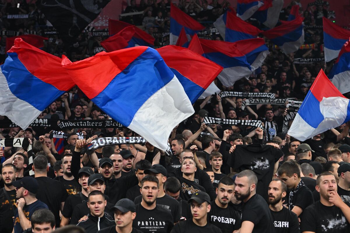 Navijači Partizana na utakmici Evrolige protiv Pariza u hali Beogradska arena, Beograd 24.10.2025. godine Foto: Marko Metlas Kosarka, Partizan, Evroliga, Pariz