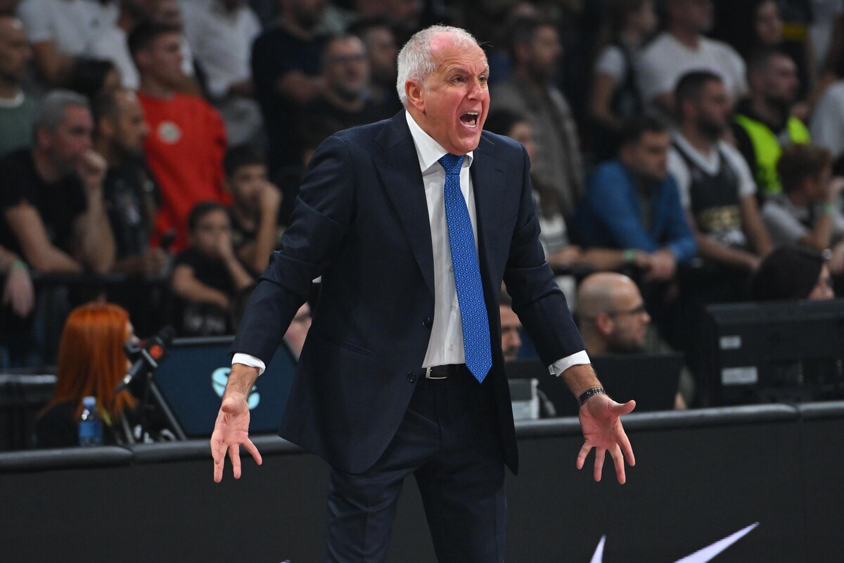 Trener Partizana na utakmici Evrolige protiv Pariza u hali Beogradska arena, Beograd 24.10.2025. godine Foto: Marko Metlas Kosarka, Partizan, Evroliga, Pariz