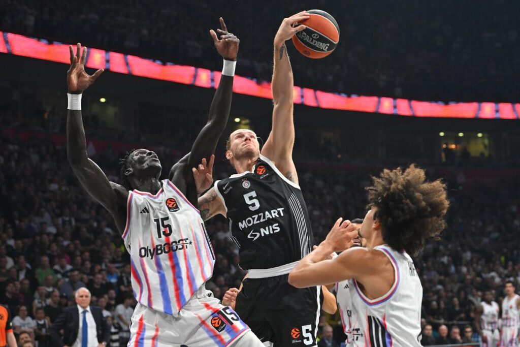 kosarkas Partizana na utakmici Evrolige protiv Pariza u hali Beogradska arena, Beograd 24.10.2025. godine Foto: Marko Metlas Kosarka, Partizan, Evroliga, Pariz