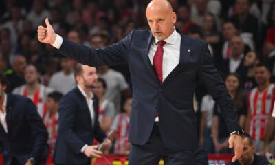 Trener Crvene zvezde na utakmici Evrolige protiv Reala Madrid u hali Beogradska arena, Beograd 17.10.2025. godine Foto: Marko Metlas Kosarka, Crvena zvezda, Evroliga, Real Madrid