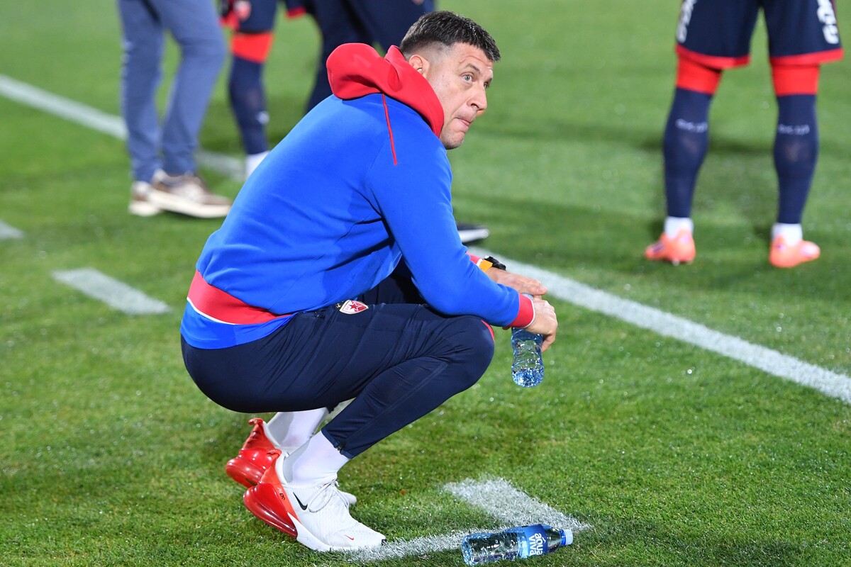 trener Crvene zvezde na utakmici Superlige Prvenstva Srbije protiv Vojvodine Novi Sad na stadionu Karadjordje, Novi Sad 30.10.2025. godine Foto: Marko Metlas Fudbal, Crvena zvezda, Superliga Prvenstvo Srbije, Vojvodina Novi Sad