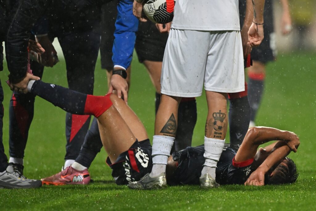 fudbaler Crvene zvezde na utakmici Superlige Prvenstva Srbije protiv Radnickog Nis na stadionu Cair, Nis, 26.10.2025. godine Foto: Mladjan Ivanovic Fudbal, Crvena zvezda, Superliga Prvenstvo Srbije, Radnicki Nis