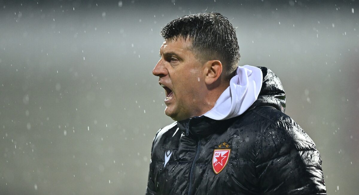 trener Crvene zvezde na utakmici Superlige Prvenstva Srbije protiv Radnickog Nis na stadionu Cair, Nis, 26.10.2025. godine Foto: Mladjan Ivanovic Fudbal, Crvena zvezda, Superliga Prvenstvo Srbije, Radnicki Nis