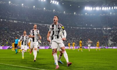 Juventus' Dusan Vlahovic celebrates after scoring their side's first goal of the game during the Serie A soccer match between Juventus Fc and Udinese in Turin, Italy, Wednesday Oct. 29, 2025. (Fabio Ferrari/LaPresse via AP)