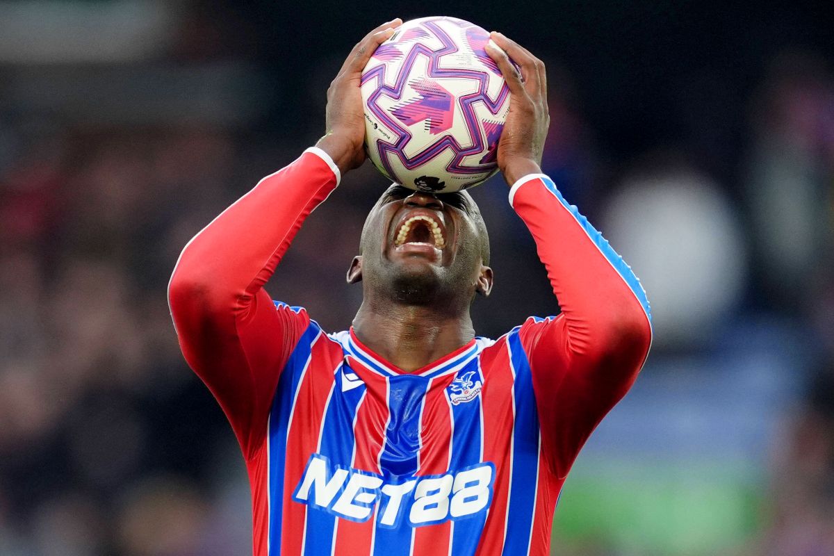 Crystal Palace's Jean-Philippe Mateta reacts following an English Premier League soccer match against AFC Bournemouth, Saturday, Oct. 18, 2025, in London. (Adam Davy/PA via AP)