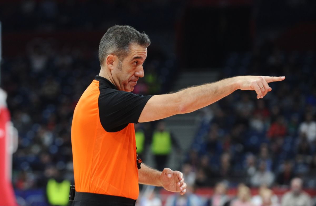 JUAN CARLOS GARCIA Huan Karlos Garsija sudija na utakmici Evrolige Crvena zvezda - Asvel, u Beogradskoj Stark areni. Beograd, 15.11.2019. foto: Nebojsa Parausic Kosarka, Evroliga, Crvena zvezda, Asvel Vilerban
