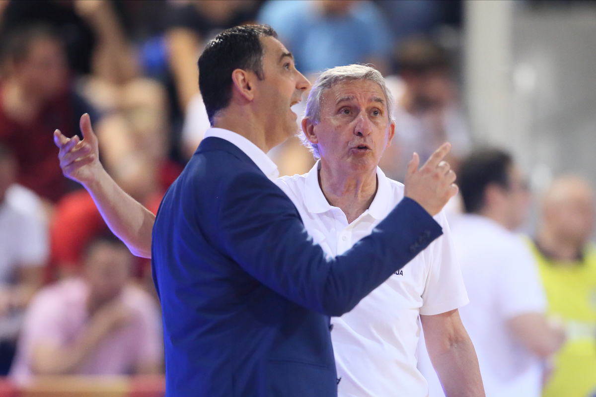 SVETISLAV PESIC selektor i trener kosarkasa reprezentacije Srbije na utakmici kvalifikacija za FIBA Svetsko prvenstvo 2023 i DARIO GJERGJA Dario Djerdja selektor i trener Belgije, Nis 03.07.2022. godine Foto: Marko Metlas Kosarka, Srbija, Belgija, Kvalifikacije za Svetsko prvenstvo