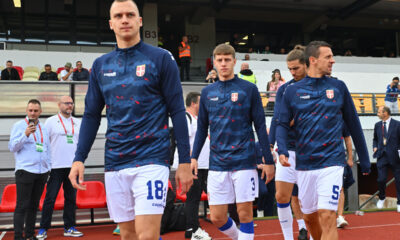 NIKOLA STULIC, OGNJEN UGRESIC, NEMANJA MAKSIMOVIC fudbaleri reprezentacije Srbije na utakmici kvalifikacija za FIFA Svetsko prvenstvo protiv Letonije na stadionu Daugava, Riga 06.09.2025. godine Foto: Marko Metlas Fudbal, Reprezentacija, Srbija, Letonija, Kvalifikacije za Svetsko prvenstvo